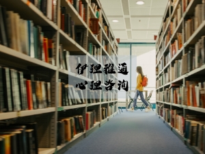 走出去的大学生，留在家里的“空巢”父母